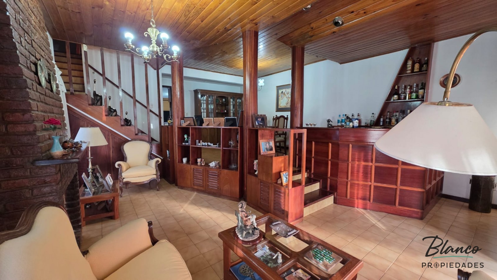  Importante Casa de Categoria de 6 Ambientes - Ideal Vivienda Permanente
