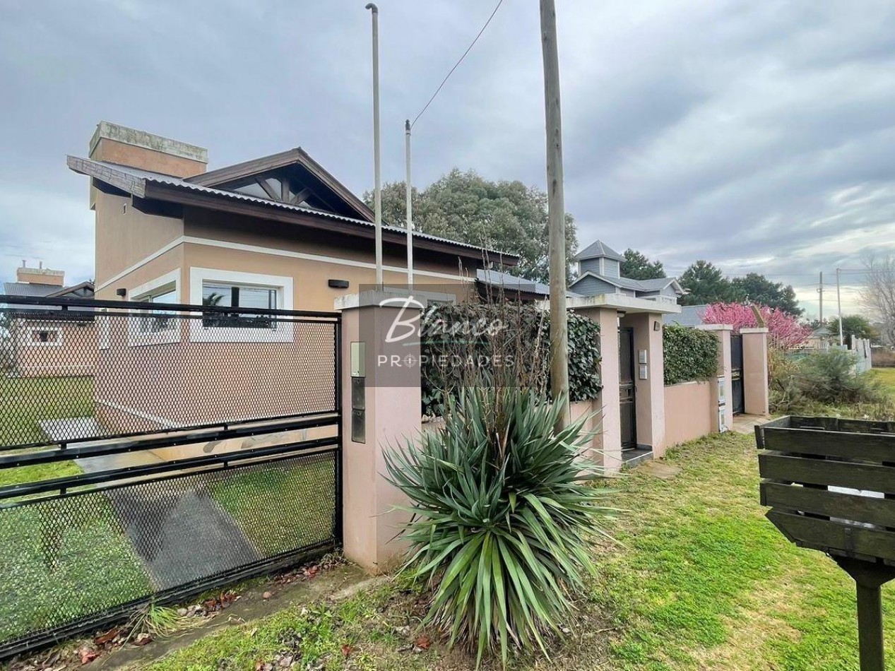 2 CASAS DE 4 AMB EN VENTA EN BARRIO SAN RAFAEL - VENTA EN BLOCK O INDIVIDUAL