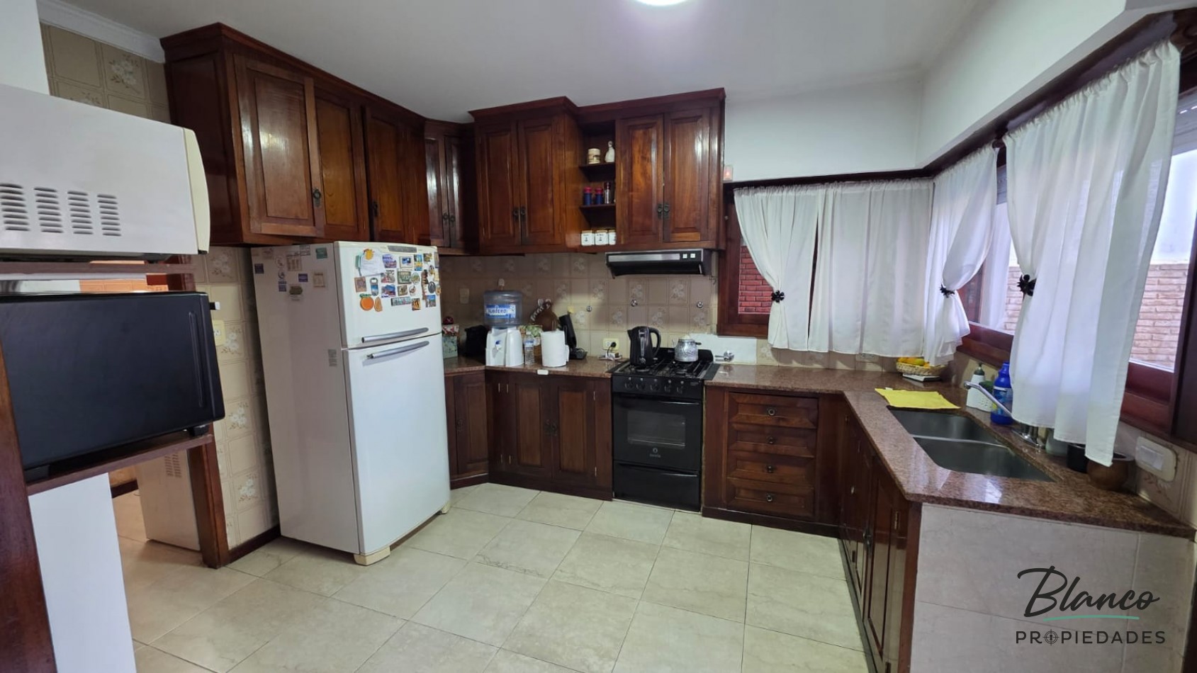  Importante Casa de Categoria de 6 Ambientes - Ideal Vivienda Permanente