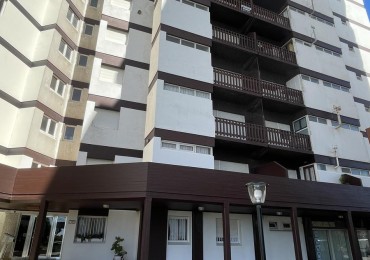 Departamento de 3 amb pleno centro.Edificio ancla. 