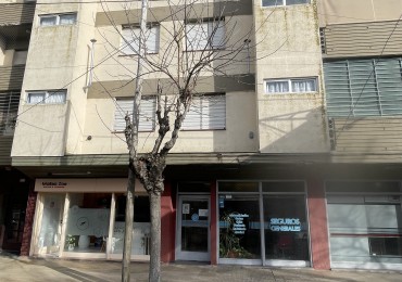 Dpto 2 ambientes amplio en pleno centro