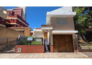 CASA 4 AMBIENTES A 150 MTS DEL MAR 