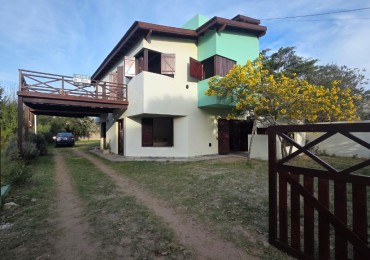 Duplex de 4 ambientes en Barrio el Silvio.