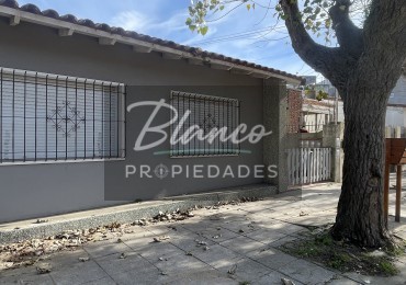 OPORTUNIDAD CASA DE 3 AMBIENTES AL FRENTE!!!