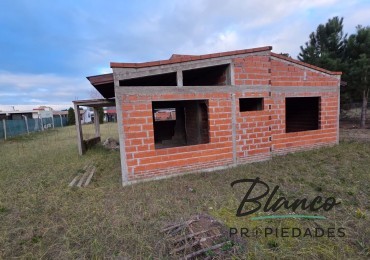 IDEAL PARA VIVIENDA PERMANENTE - CASA A TERMINAR EN BARRIO SAN RAFAEL