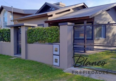 2 CASAS DE 4 AMB EN VENTA EN BARRIO SAN RAFAEL - VENTA EN BLOCK O INDIVIDUAL