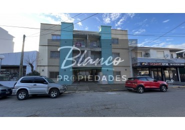 Hermoso 3 ambientes a 100mts del mar sin Expensas!!!