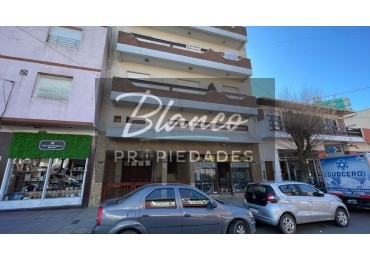 Oportunidad 2 Ambientes al frente en pleno centro